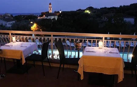 Il Borgo Della Rovere サン・バルトロメーオ・アル・マーレ