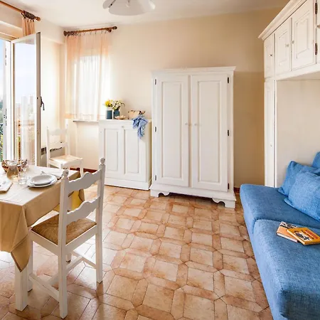 アパートホテル Il Borgo Della Rovere 3*