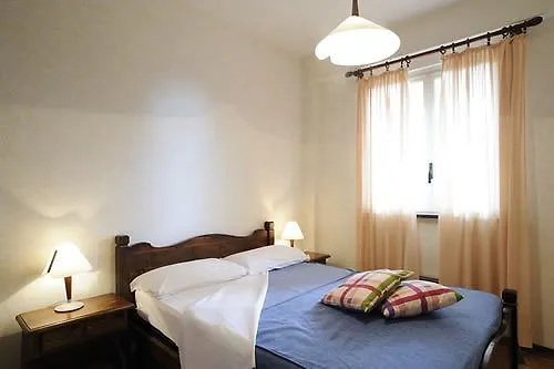 Il Borgo Della Rovere 3* Сан-Бартоломео-аль-Маре