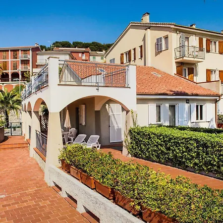 Il Borgo Della Rovere Aparthotel San Bartolomeo Al Mare