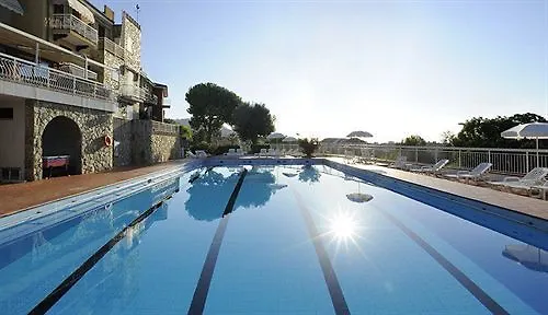 Il Borgo Della Rovere Lägenhetshotell 3*